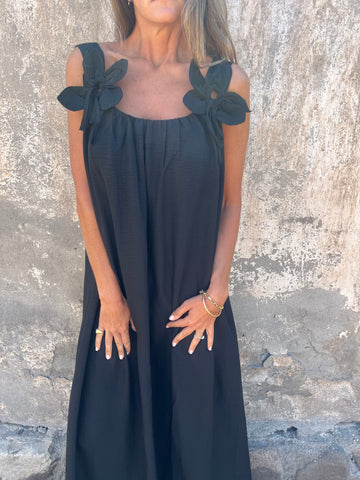 Flory | The Sculpted U-Neck Flowing Silhouette Midi