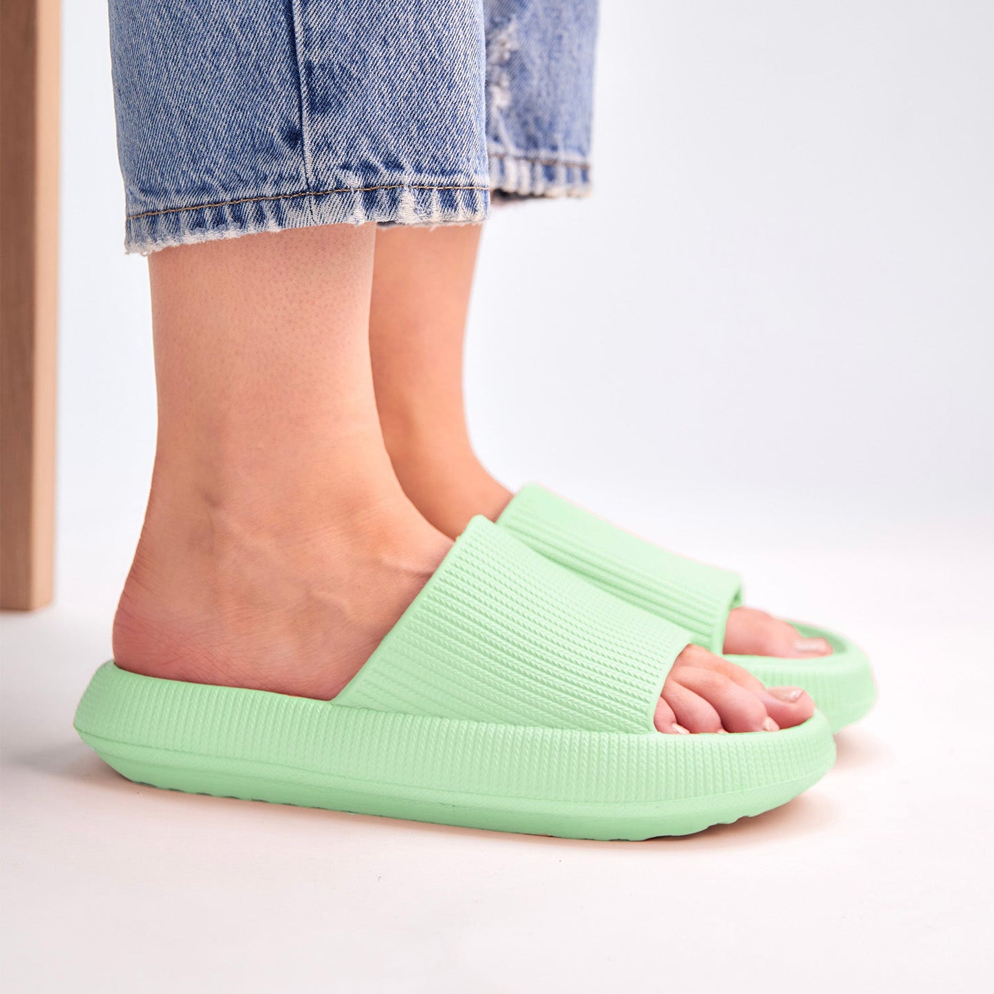 Ibiza | The Shock-Absorbing Ultra-Cushioned Cloud Slides