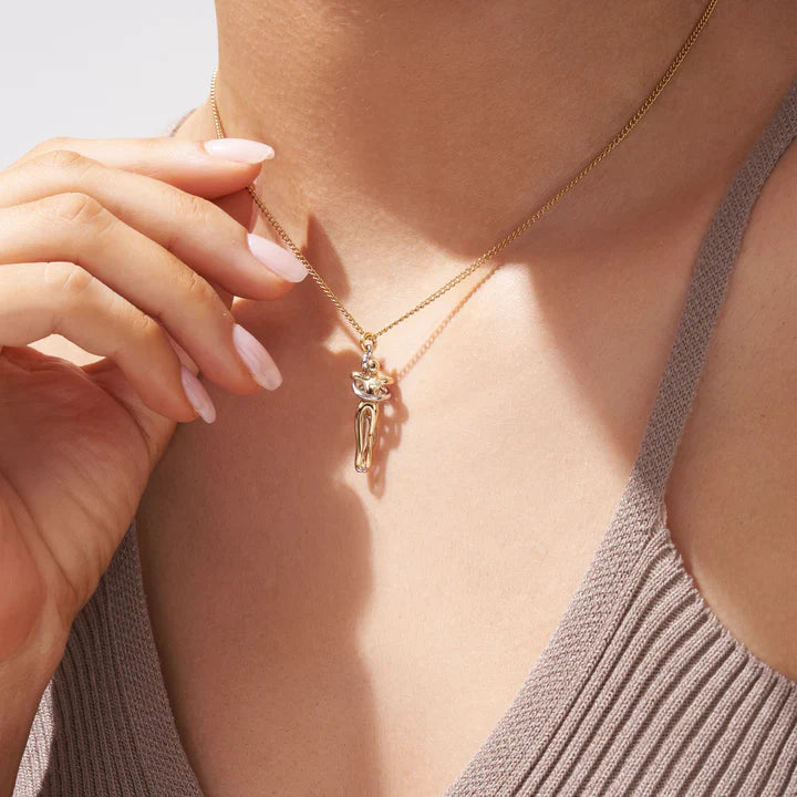 Love | The Hugging Figure Sentiment Gold Necklace