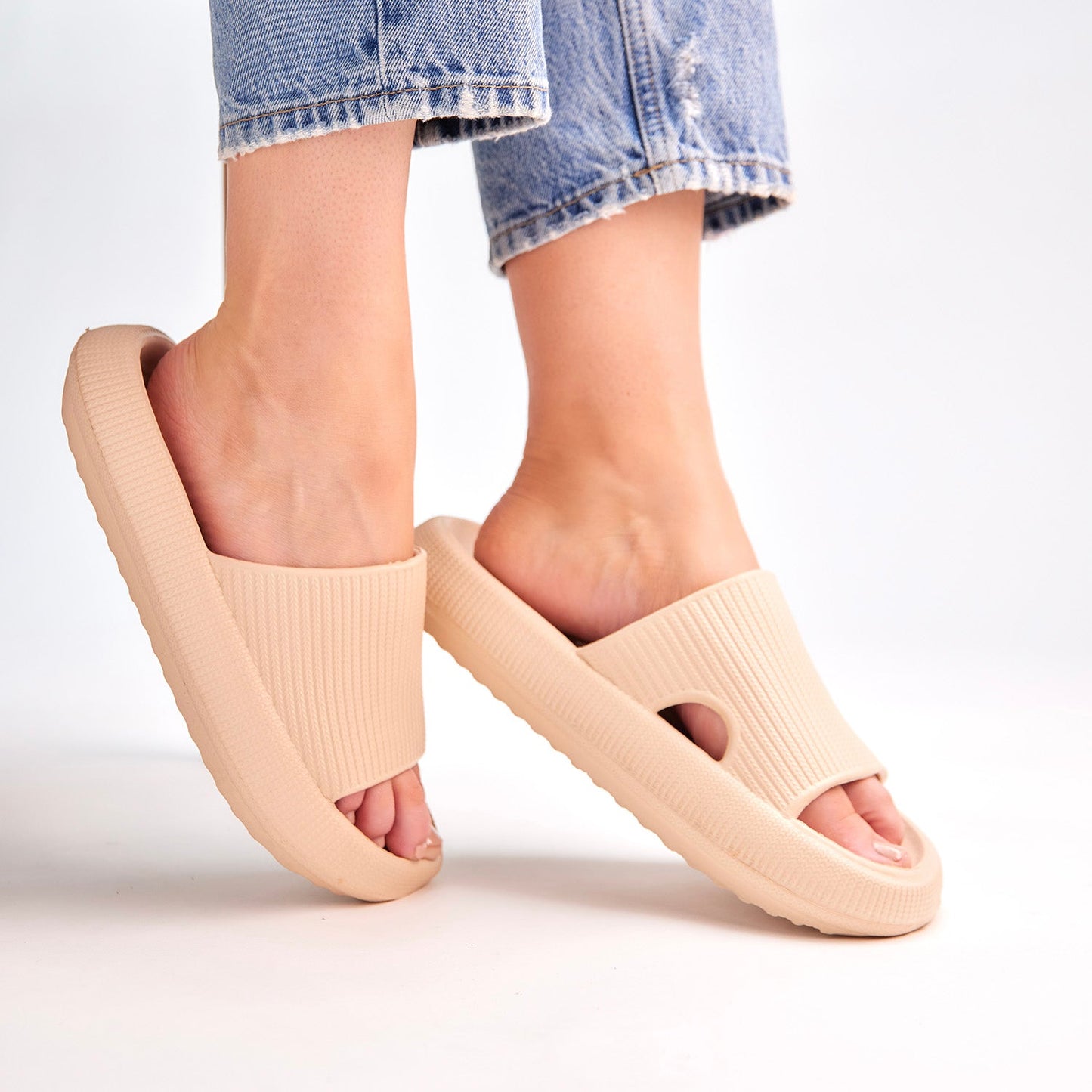 Ibiza | The Shock-Absorbing Ultra-Cushioned Cloud Slides
