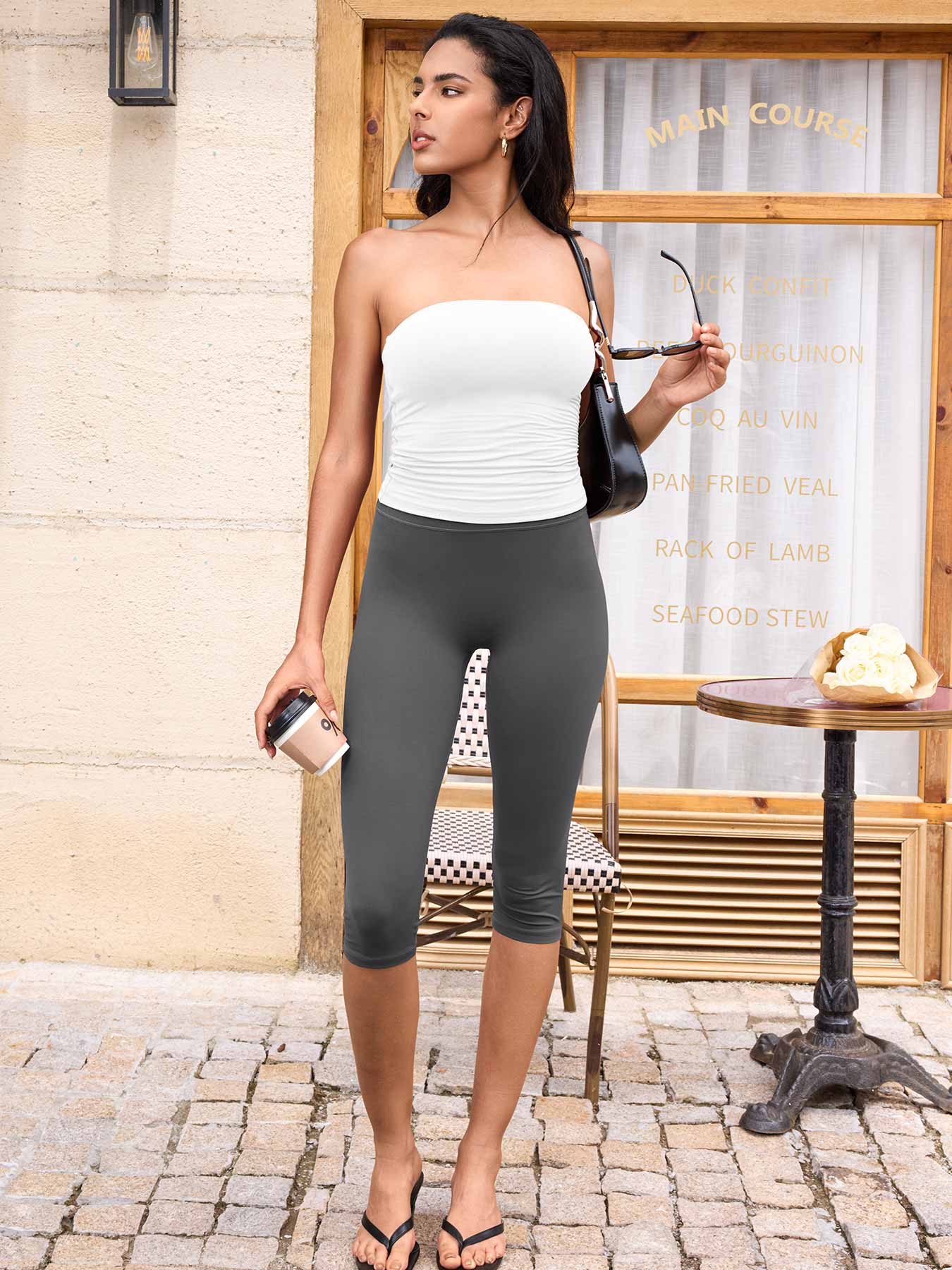 Nailly | The High-Rise V-Back Scrunch Capri Leggings