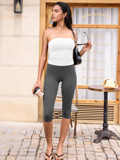 Nailly | The High-Rise V-Back Scrunch Capri Leggings