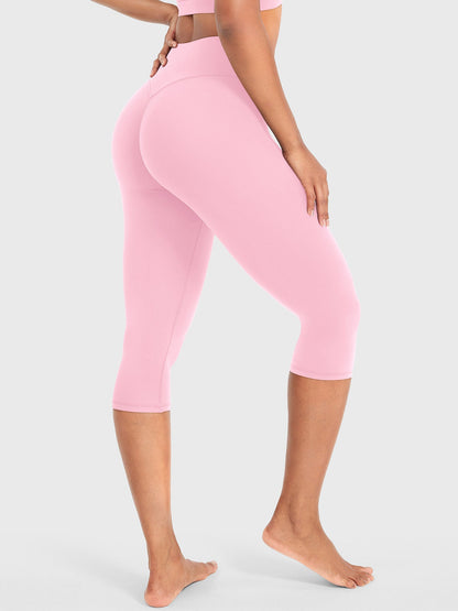 Nailly | The High-Rise V-Back Scrunch Capri Leggings