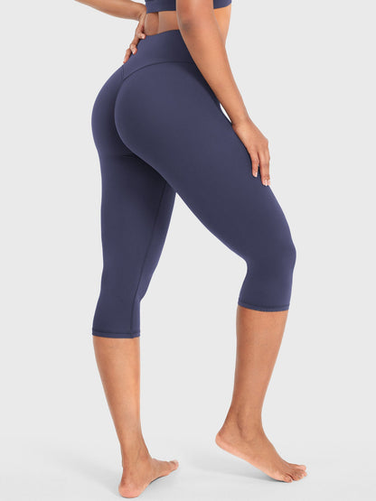 Nailly | The High-Rise V-Back Scrunch Capri Leggings