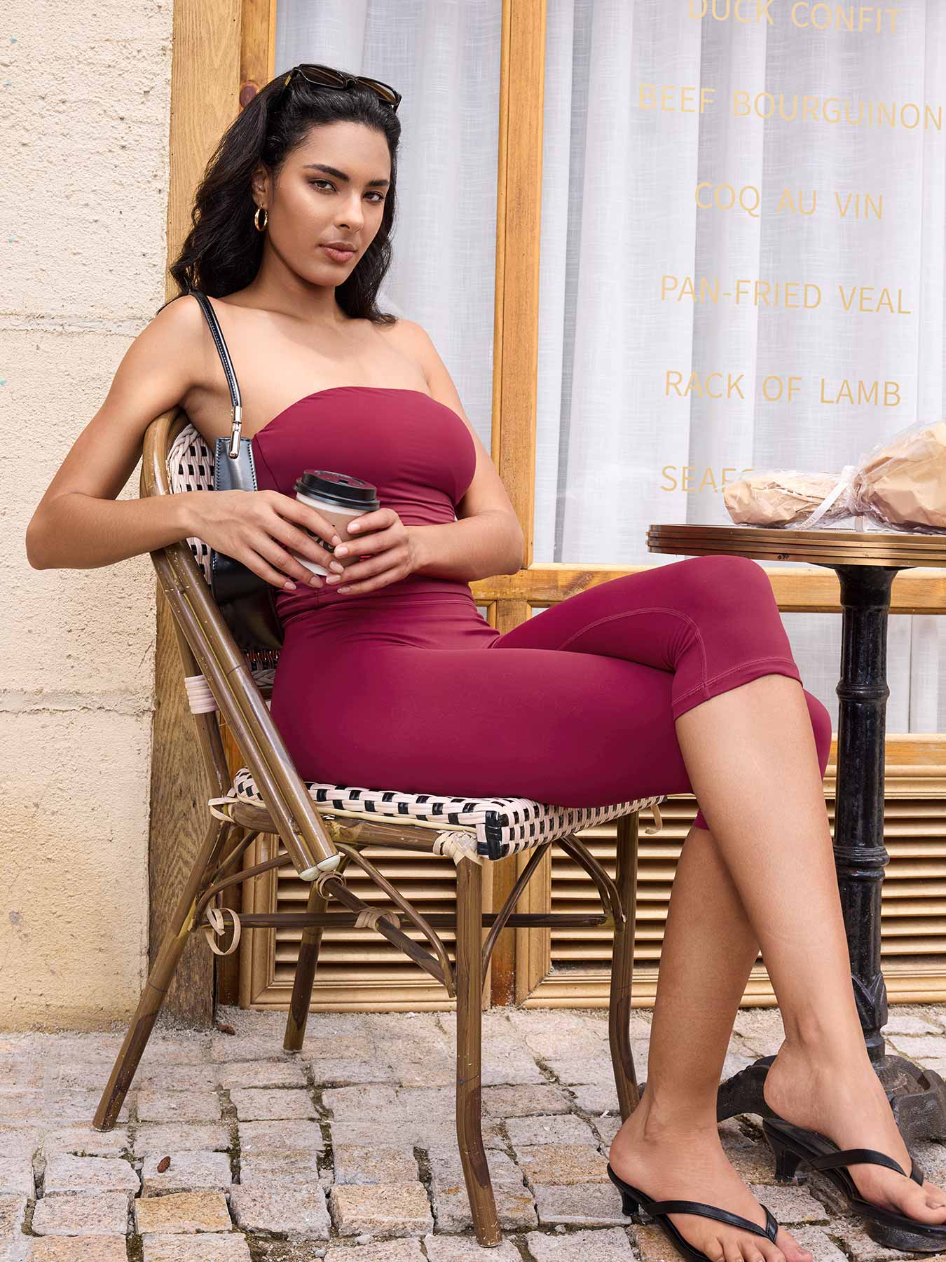 Nailly | The High-Rise V-Back Scrunch Capri Leggings