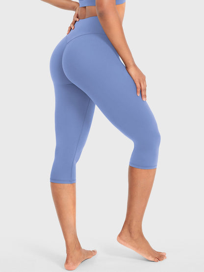 Nailly | The High-Rise V-Back Scrunch Capri Leggings